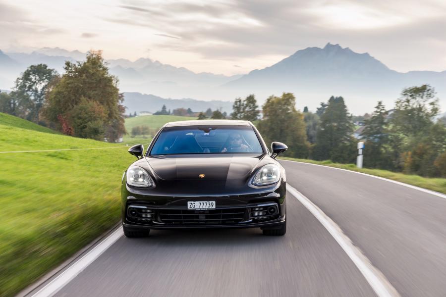  Porsche Panamera 4S 2016 года  (фото 19 из 65)